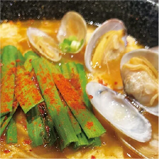 そのもの「こな納豆」とコラボした飲食店の写真