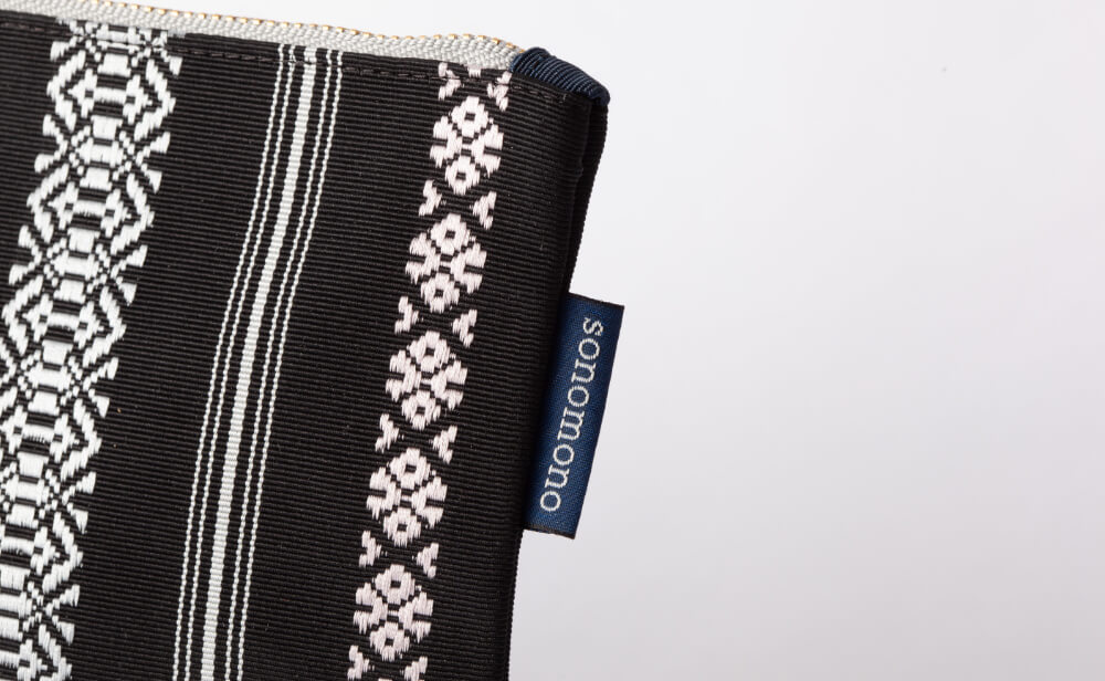 Hakata-ori pouch